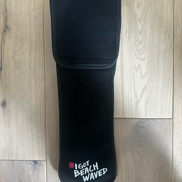 Beachwaver Curling Iron - Picture 4 of 5